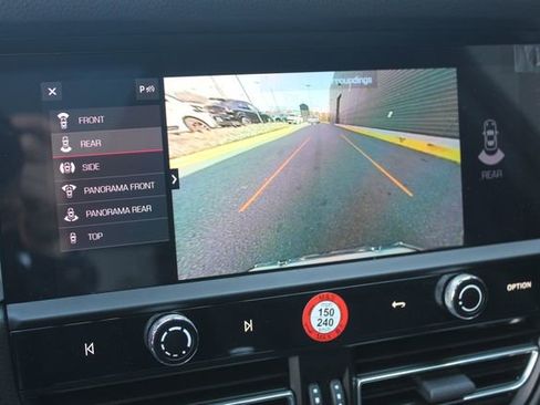 Certified 2026 Porsche Macan image 22