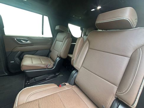 Used 2023 Chevrolet Tahoe High Country w/ Premium Package 2 AWD/4WD image 13