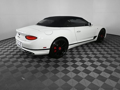 Used 2021 Bentley Continental GT V8 image 23