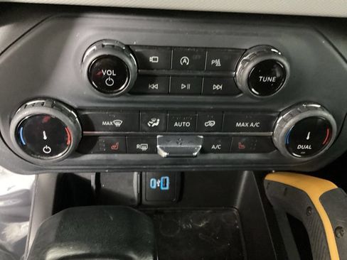 Certified 2022 Ford Bronco Badlands AWD/4WD image 19