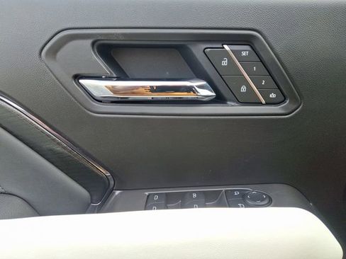 New 2025 GMC Canyon AT4 w/ AT4X AEV Edition image 9