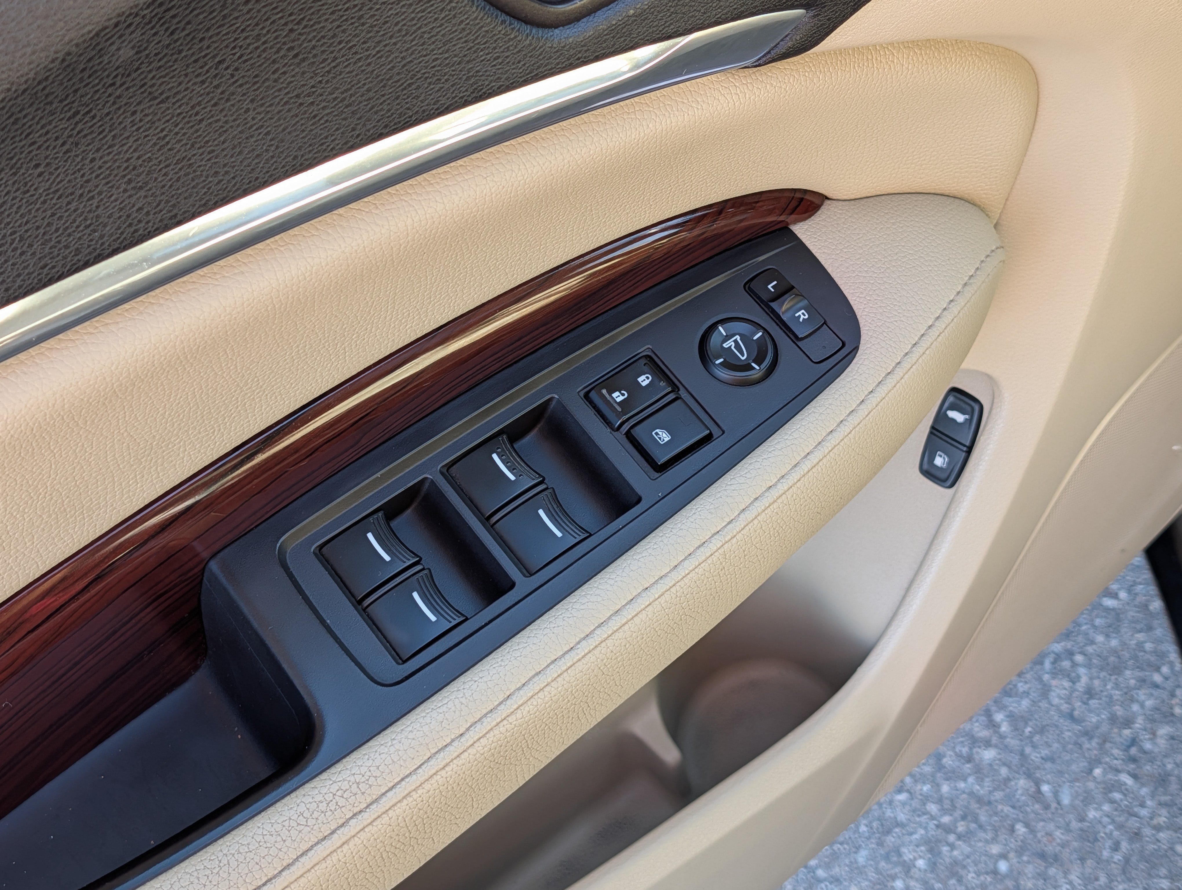 Used 2014 Acura MDX w/ Technology Package AWD/4WD image 19