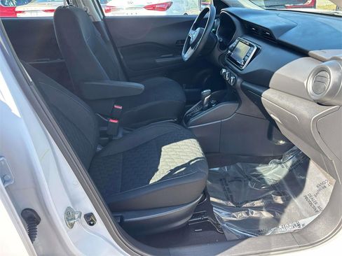 Used 2022 Nissan Kicks S image 16