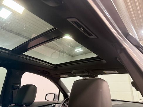 Used 2024 Cadillac XT6 Premium Luxury image 71