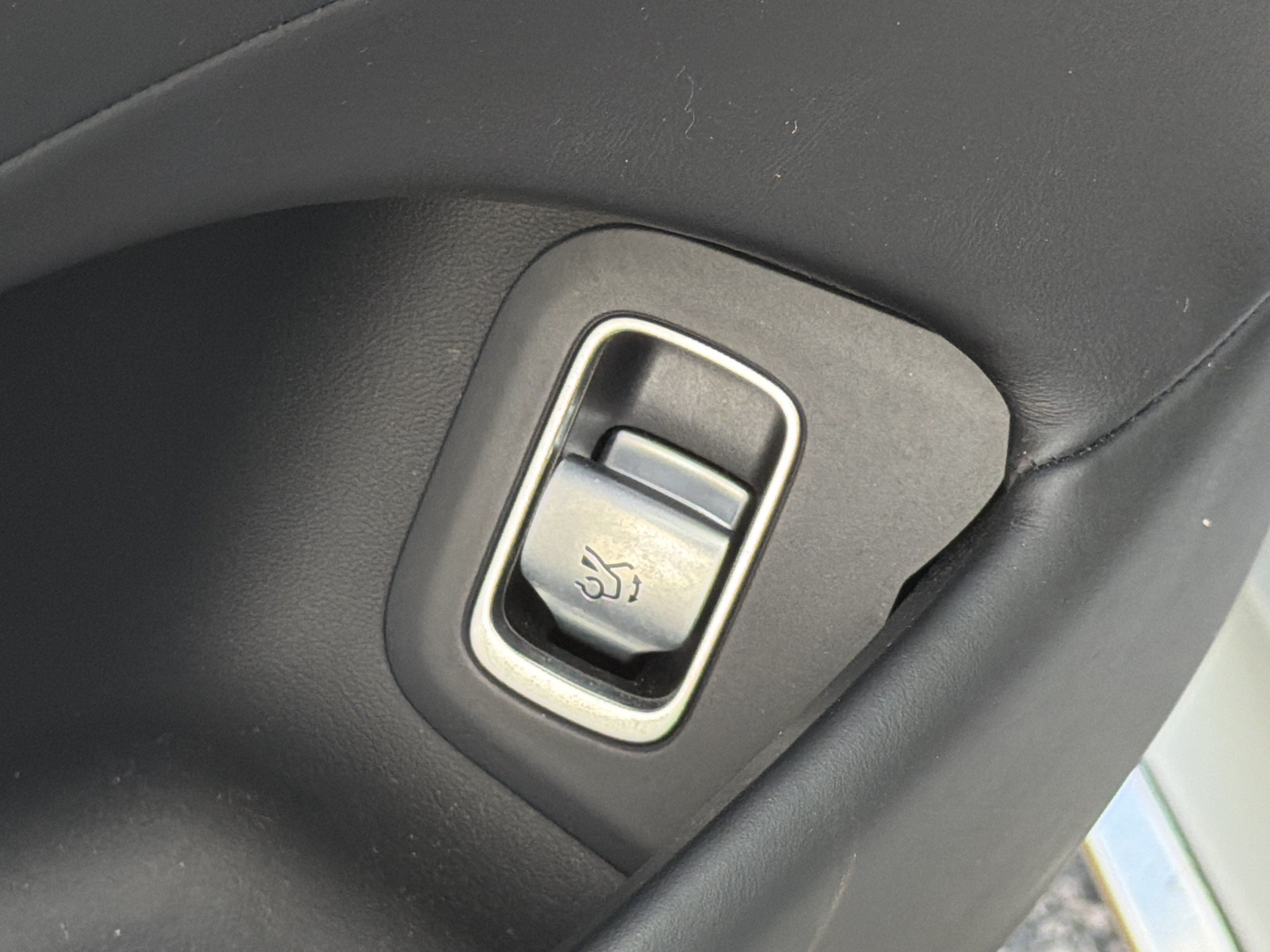 Used 2024 Mercedes-Benz S 63 AMG S w/ Rear Seat Package image 31
