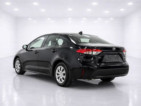 Used 2021 Toyota Corolla LE w/ Carpet Mat Package (TMS) FWD image 3