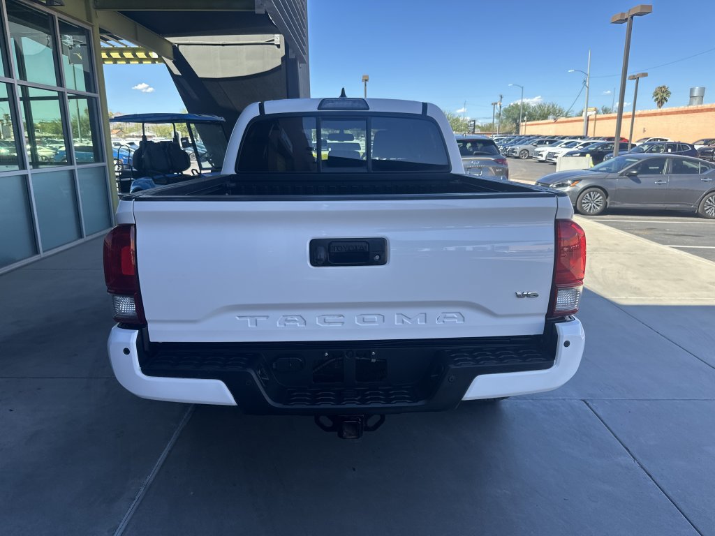 Used 2016 Toyota Tacoma TRD Off-Road w/ Premium & Technology Package AWD/4WD image 12