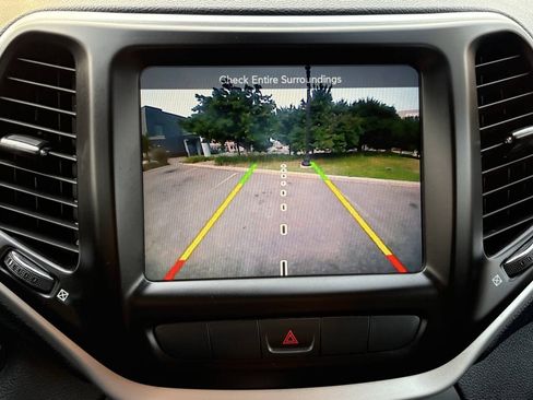 Used 2014 Jeep Cherokee Limited AWD/4WD image 29