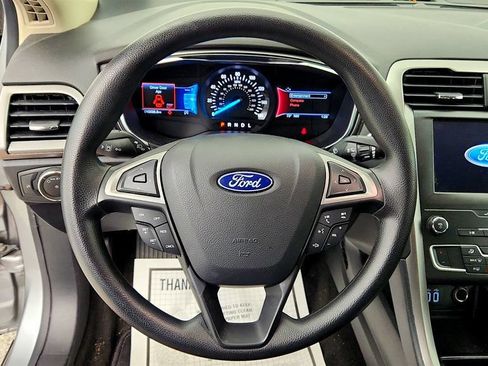 Used 2020 Ford Fusion SE FWD image 13
