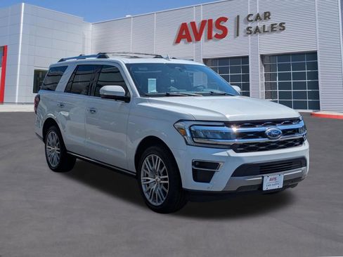 Used 2024 Ford Expedition Limited AWD/4WD image 3
