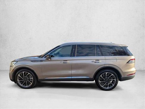 Used 2020 Lincoln Aviator Reserve w/ Equipment Group 202A image 9