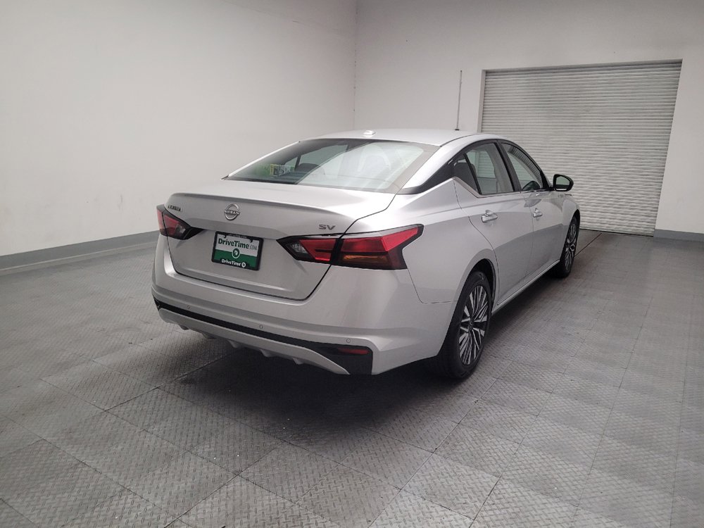 Used 2024 Nissan Altima 2.5 SV FWD image 9
