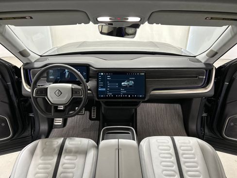 Used 2023 Rivian R1S Launch Edition image 27