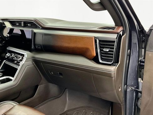 Used 2024 GMC Sierra 2500 Denali w/ Technology Package image 17