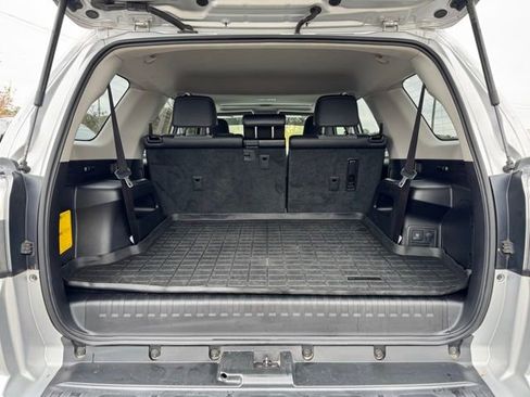 Used 2017 Toyota 4Runner SR5 image 38