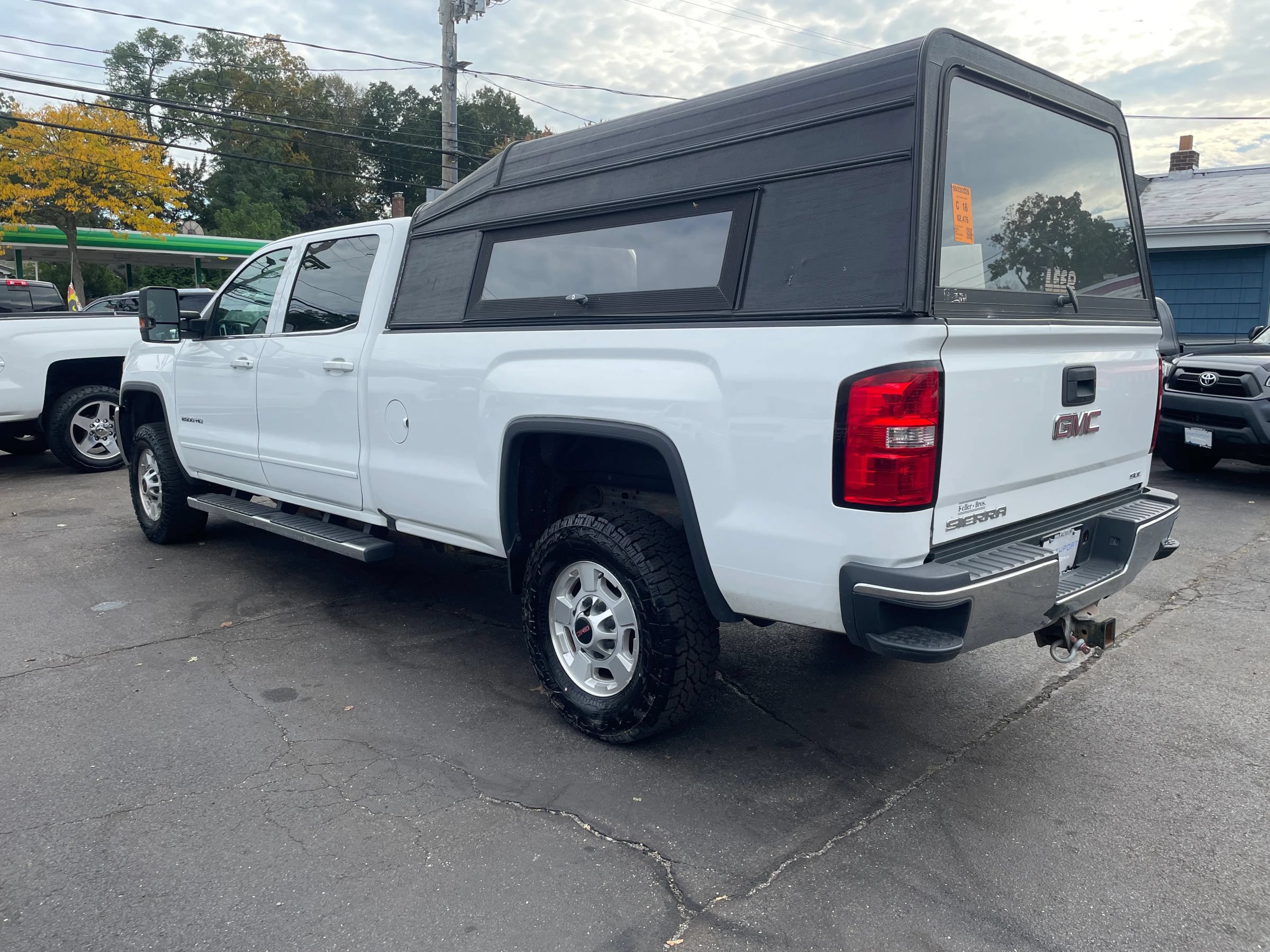 Used 2016 GMC Sierra 2500 SLE w/ SLE Fleet Preferred Package AWD/4WD image 3