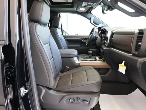 New 2026 Chevrolet Silverado 1500 High Country w/ High Country Premium Package AWD/4WD image 44