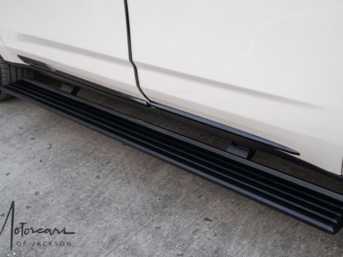 Used 2024 Cadillac Escalade Sport Platinum image 13