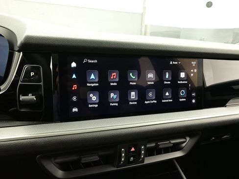 Certified 2025 Porsche Cayenne AWD/4WD image 10