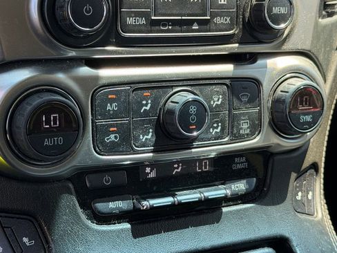 Used 2019 Chevrolet Suburban LT AWD/4WD image 20