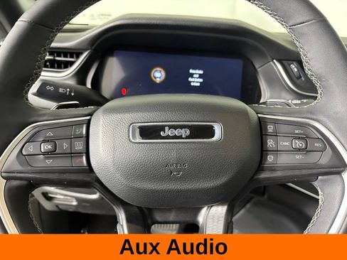 Used 2024 Jeep Grand Cherokee L Altitude AWD/4WD image 16