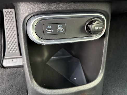 Used 2025 Genesis GV60 RWD image 30