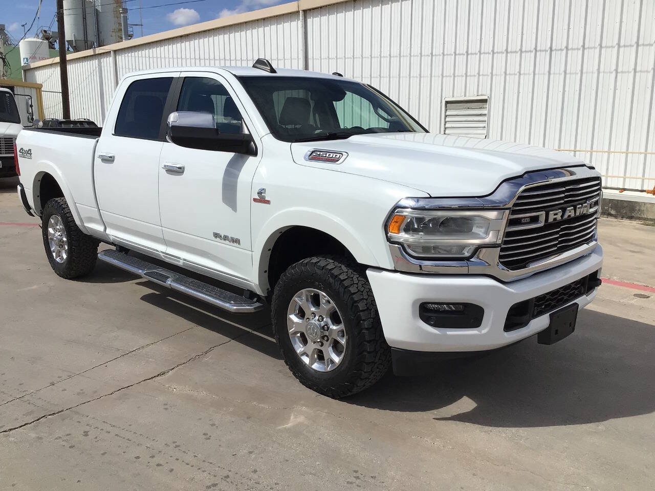 Used 2022 RAM 2500 Laramie AWD/4WD image 3