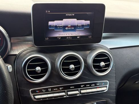 Used 2018 Mercedes-Benz GLC 300 image 20