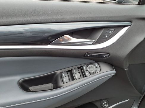 Used 2019 Buick Enclave Premium AWD/4WD image 14