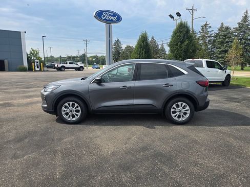 Certified 2023 Ford Escape Active AWD/4WD image 2
