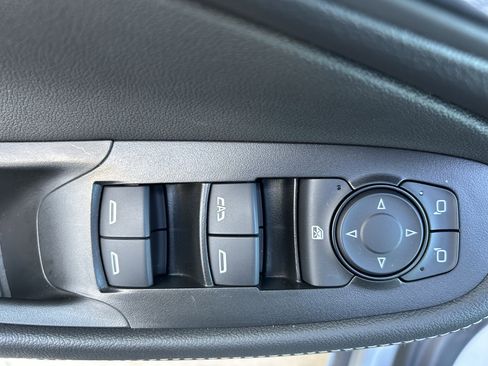 Used 2025 Buick Encore GX Avenir w/ Avenir Technology Package image 13