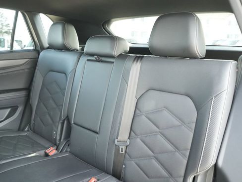 Used 2025 Volkswagen Atlas Cross Sport SE image 20