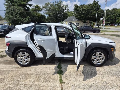 Used 2025 Hyundai Kona SE FWD image 19