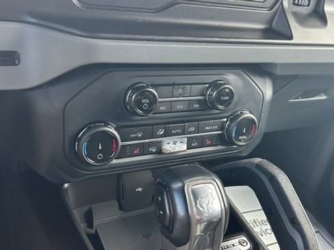 Used 2022 Ford Bronco Big Bend w/ Sasquatch Package AWD/4WD image 25