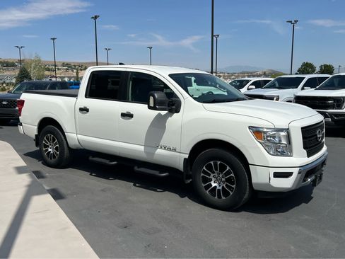Used 2024 Nissan Titan SV w/ Accessory Utility Package AWD/4WD image 5
