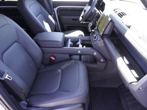 New 2026 Land Rover Defender 110 X-Dynamic SE AWD/4WD image 23