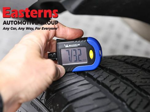 Used 2025 Jeep Wrangler Unlimited Sahara AWD/4WD image 30