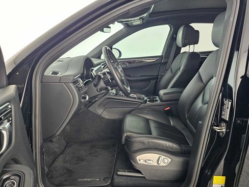 Used 2023 Porsche Macan AWD/4WD image 20