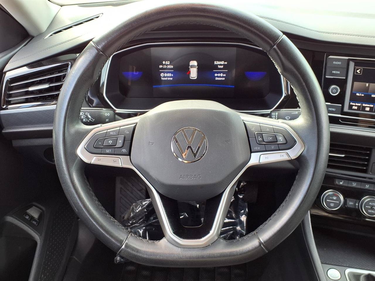 Used 2024 Volkswagen Jetta SE FWD image 11
