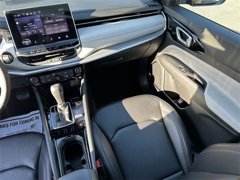 Used 2024 Jeep Compass Limited image 18