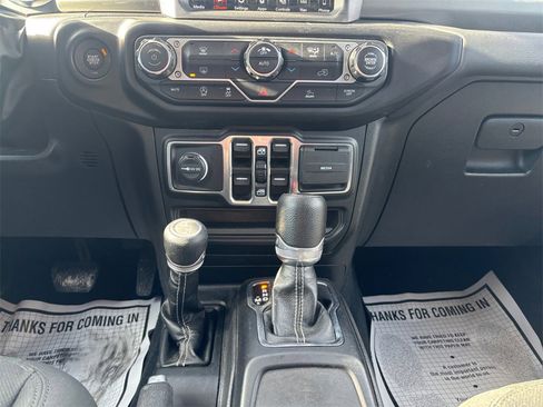 Used 2023 Jeep Gladiator Overland image 11