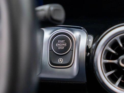 Used 2023 Mercedes-Benz GLB 250 4MATIC image 21