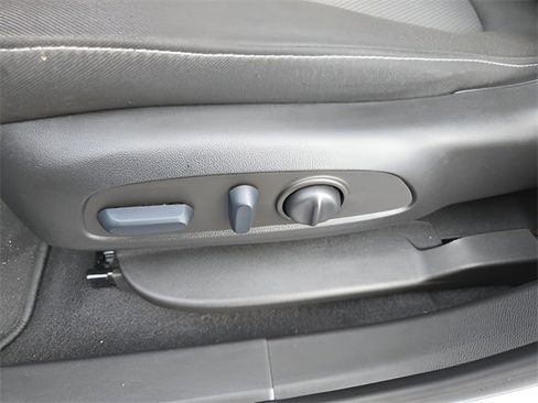 Used 2023 Chevrolet Blazer LT image 10