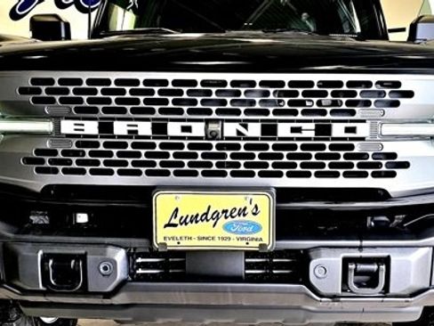 Used 2023 Ford Bronco Badlands image 7