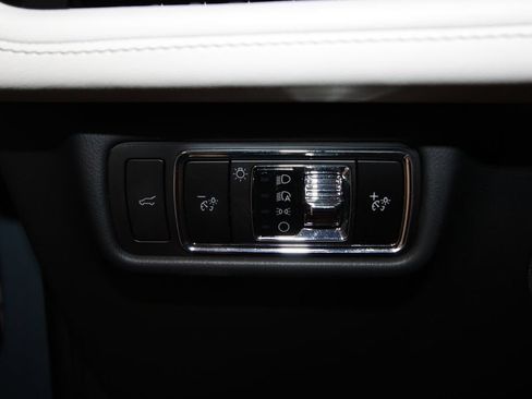 Used 2026 Lincoln Aviator AWD image 10