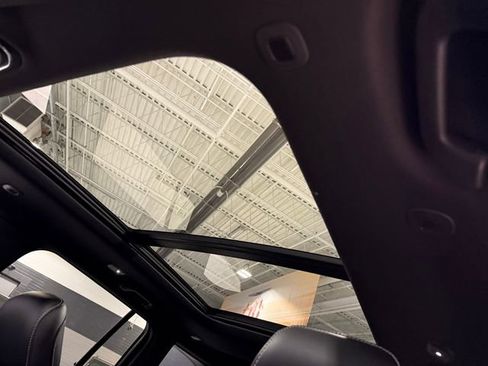 New 2025 Jeep Grand Cherokee Limited w/ Black Appearance Package image 16