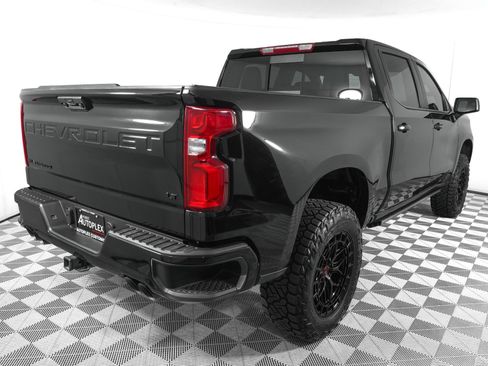 Used 2025 Chevrolet Silverado 1500 LT Trail Boss w/ Convenience Package II AWD/4WD image 4
