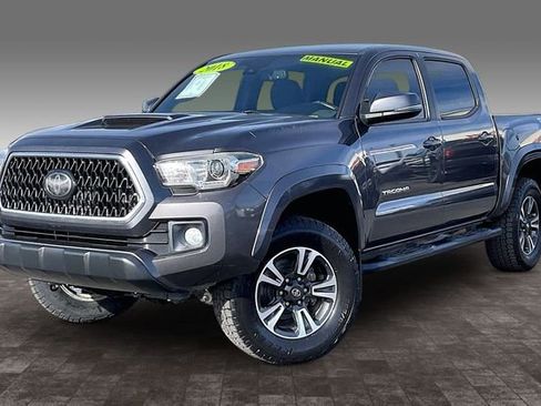 Used 2018 Toyota Tacoma TRD Sport image 1