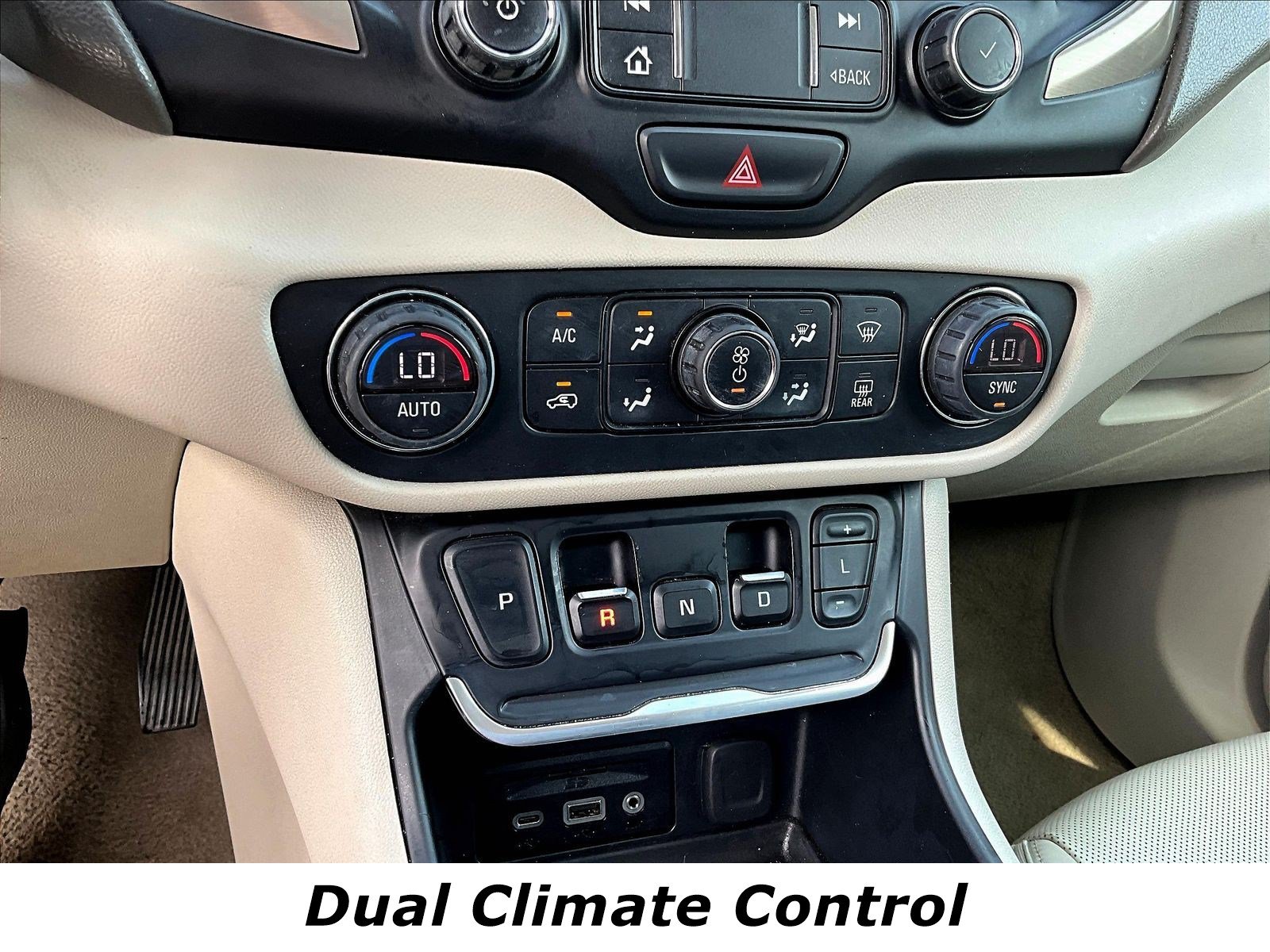 Used 2020 GMC Terrain Denali w/ Denali Premium Package AWD/4WD image 14