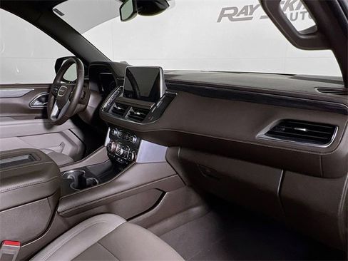 Used 2023 GMC Yukon SLT w/ SLT Luxury Package image 40